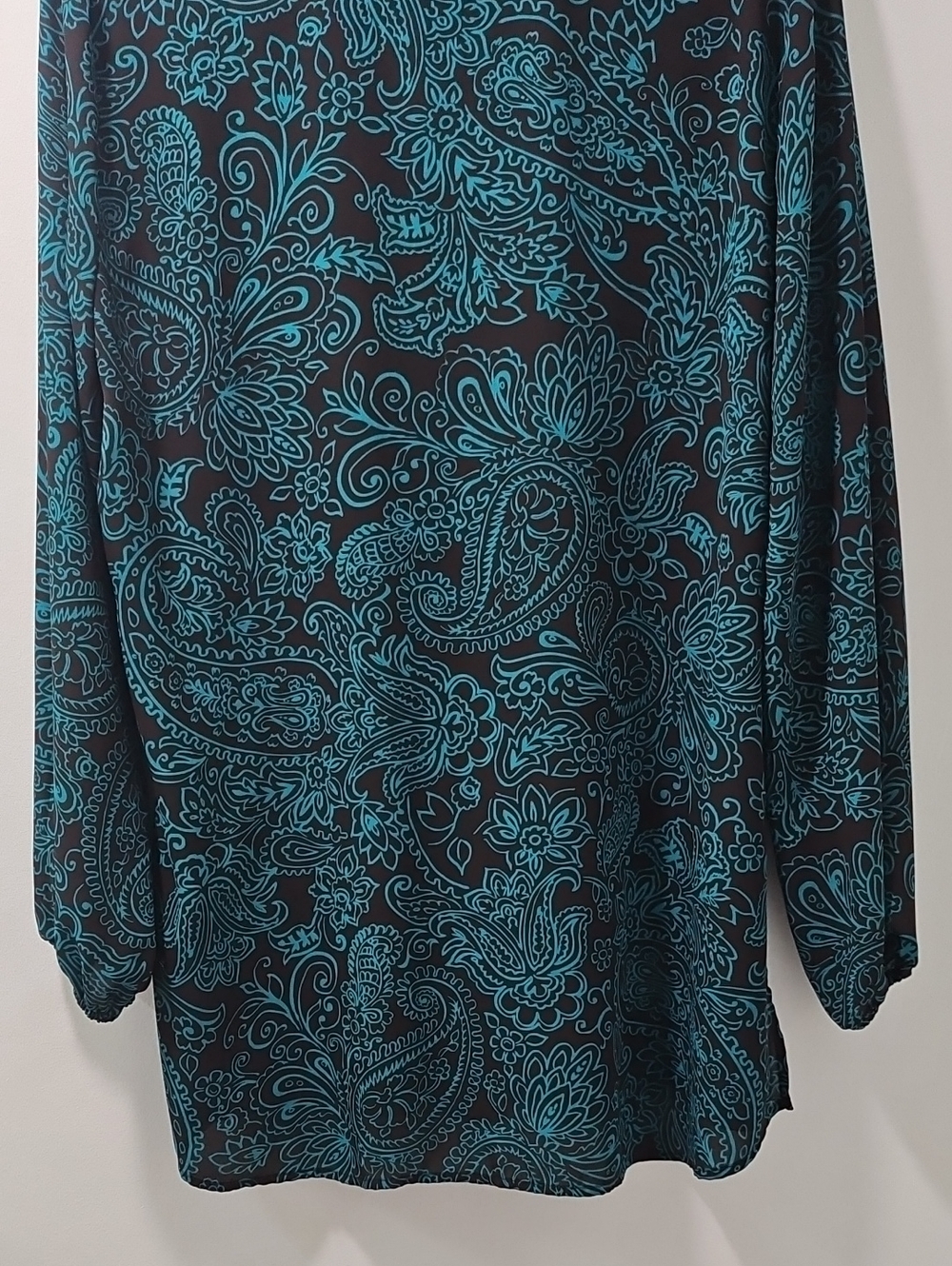 Susan Graver Paisley Pin Tuck Tunic Blouse Sz Medium Brown Teal Boho V-Neck - Picture 7 of 9